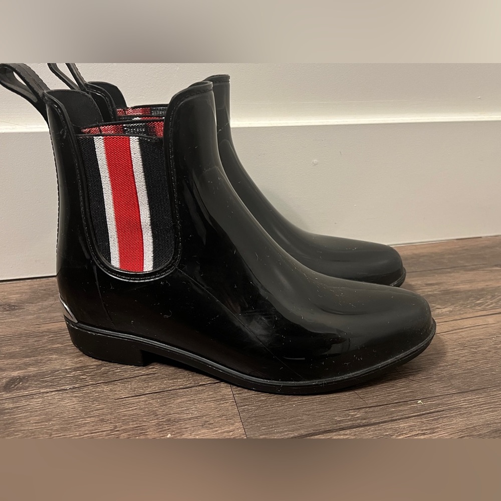 LAUREN RALPH LAUREN Tally Rubber Rain Boots Women 7 Chelsea Waterproof Black Red